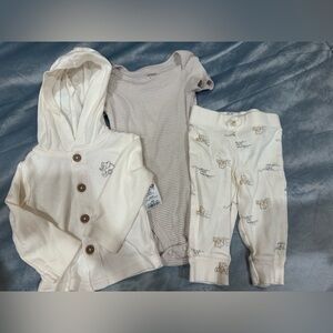 NEW Carter's Baby Outfit 3pc set- 6M